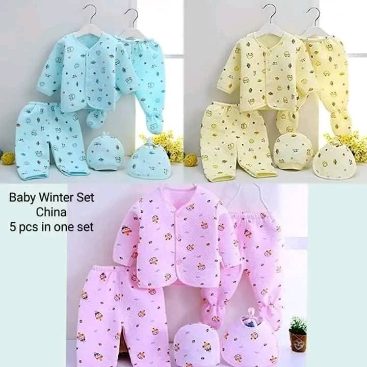 Unisex Newborn Baby Winter Wear Set – Soft Cotton 5-Piece Gift Pack (0-6 Months)